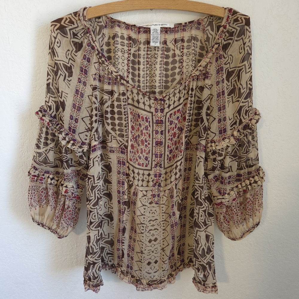 Diane Von Furstenberg Womens Ruffle Blouse 100% Silk Geometric BrownCream Size 0 - Picture 2 of 15